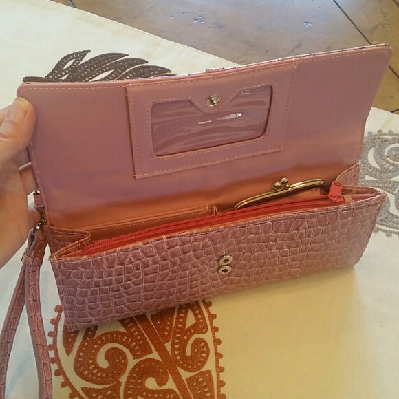 Pink wristlet - Picture 3 of 4